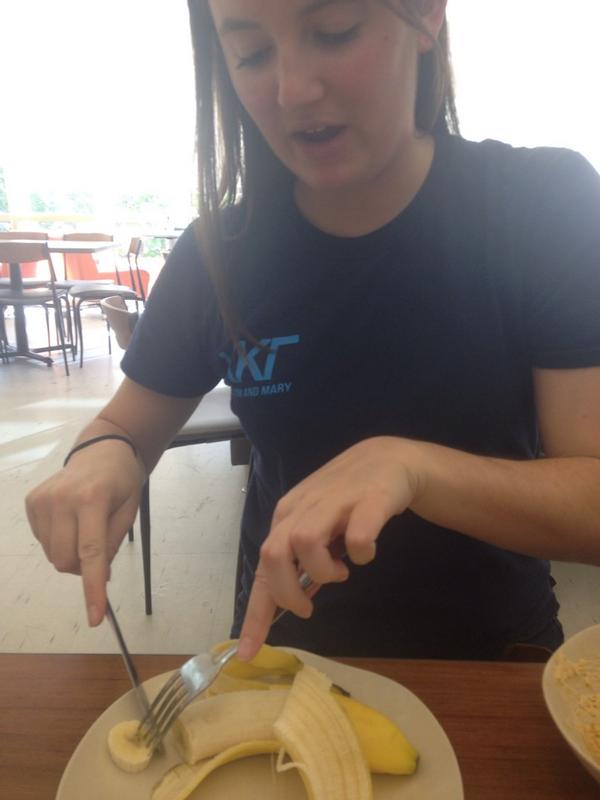 michellmybellle's tweet photo. @WMBananas look at this klassy kappa gettin some potassium http://t.co/5WIcJfyzqa