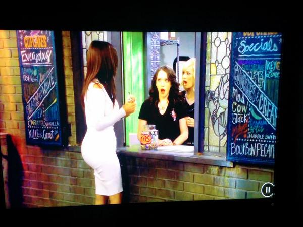 ShledonTse's tweet image. 金卡戴珊的身材真是爆，Max一下就被比下去了。#2broken girls