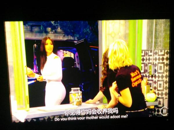 ShledonTse's tweet image. 金卡戴珊的身材真是爆，Max一下就被比下去了。#2broken girls