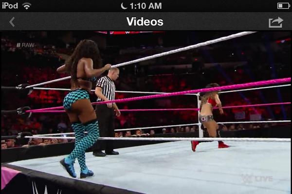 DIVASHOTASS's tweet photo. Nikki , AJ and Naomi http://t.co/X3KIJuPXqc