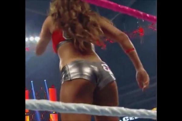 DIVASHOTASS's tweet photo. Cameron and Nikki bella ass http://t.co/VzVMjIcLJW