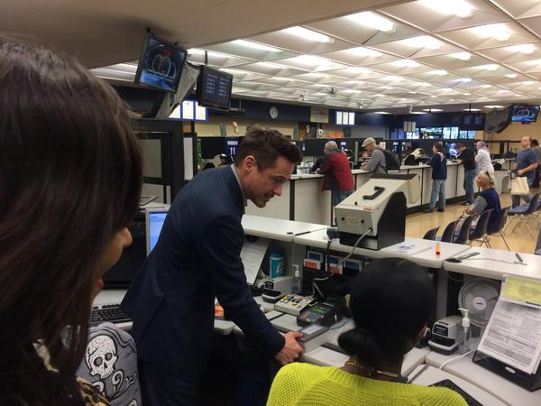 RobertDowneyJr's tweet image. Gettin' my renewal on at the Santa Monica DMV.