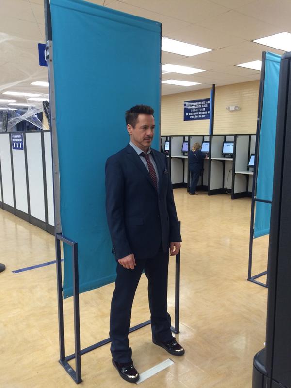 RobertDowneyJr's tweet image. Gettin' my renewal on at the Santa Monica DMV.