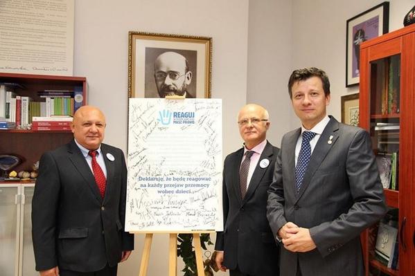 PBZientarski's tweet photo. 08.10.2014 r. - Spotkanie z Rzecznikiem Praw Dziecka http://t.co/WIVYN2mlZx