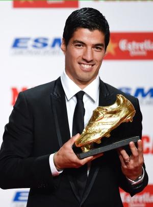elpais_deportes's tweet photo. El Balón de Oro borra a Luis Suárez. ##BdO2014 http://t.co/slCrzGVkPO http://t.co/EeljEnGOjy