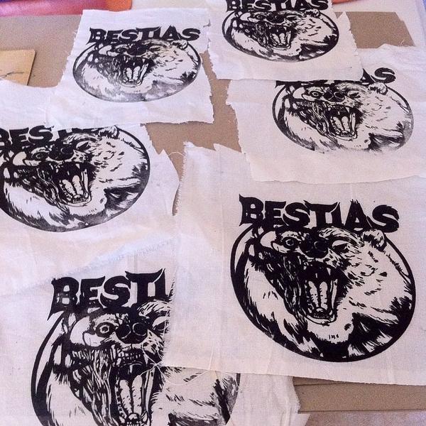 Bestiastijuana's tweet photo. Unos parchesillos, pasele pasel! http://t.co/z3Ej6jy13t