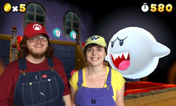 LateBit's tweet photo. They were dressed as mortal enemies, but got along for our comic panel. Thanks @ArielKG @allenebutt http://t.co/pPv4dC8Vkc