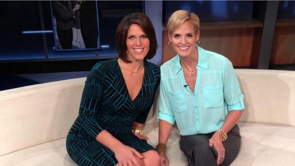 Dana Jacobson On Twitter Hanging On The Couch W Daratorres Post Show Bring On Jeans Sweats Http T Co Hryo3tbbal