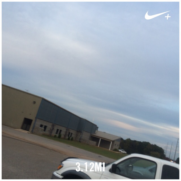 annamize1's tweet photo. Hills in town... Ugh!  I just ran 3.12 mi with Nike+. http://t.co/xMKpw5JM9N #nikeplus http://t.co/zcZQDtYygU