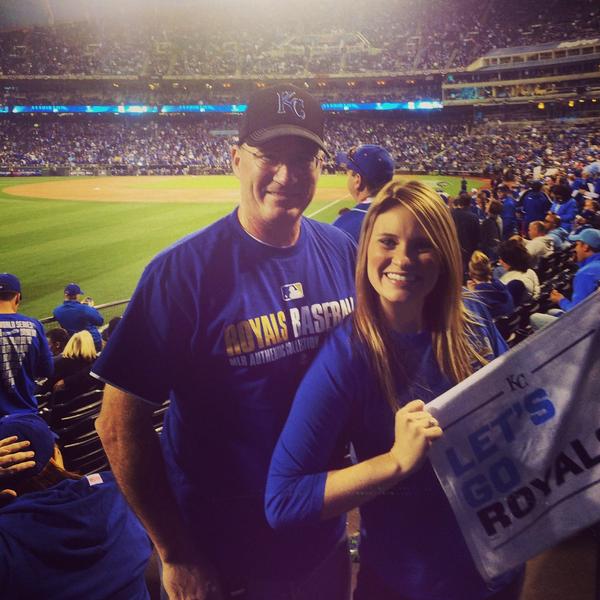 sebatten's tweet photo. World Series game 6 is happening right now with this guy @breamkiller  💪💙⚾️👊💙👑 #TakeTheCrown http://t.co/bZCHWgORRr
