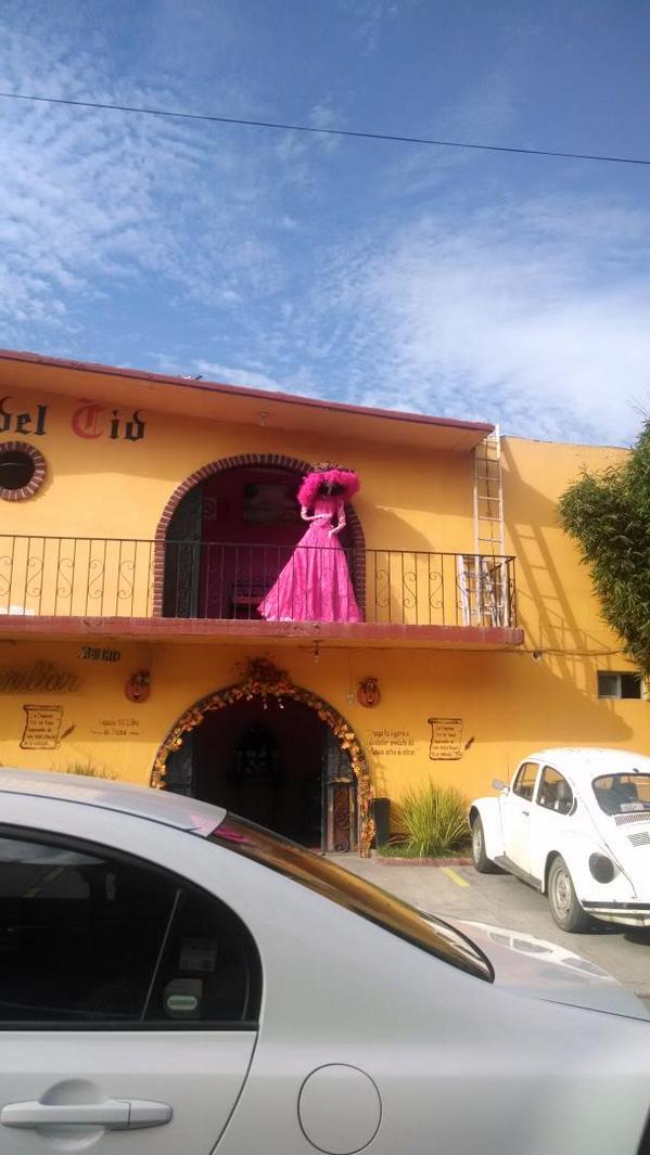 TepotzotlanTur's tweet photo. Ya se respiran las festividades de #DiaDeMuertos #PosadaDelCid @bettynabenitez @EdomexTurismo @SECTUR_mx @ruizmassieu http://t.co/8DN3ophsyA