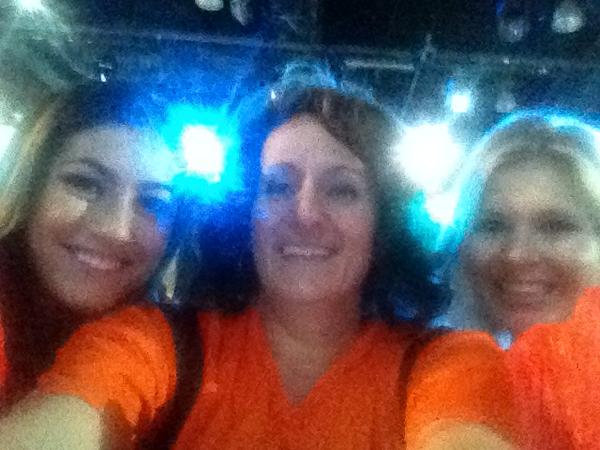 mariawcernak's tweet photo. #cgcmac2014 #goexcomgo Cheerleaders rock http://t.co/412H82B9Xw