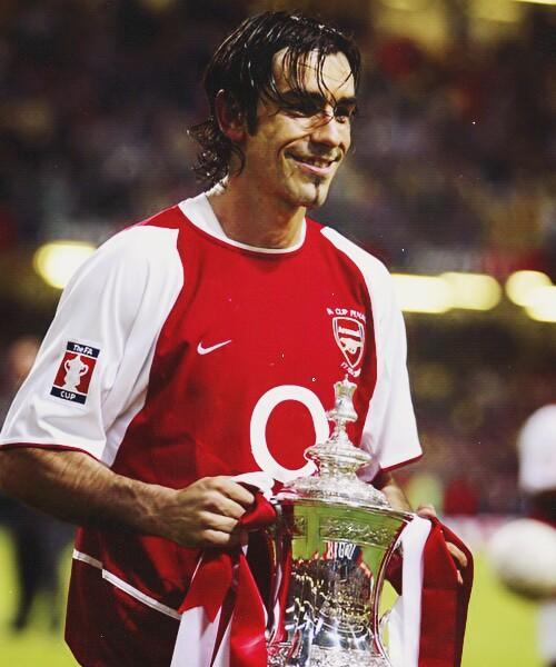 Happy 41st birthday to legend Robert Pires 