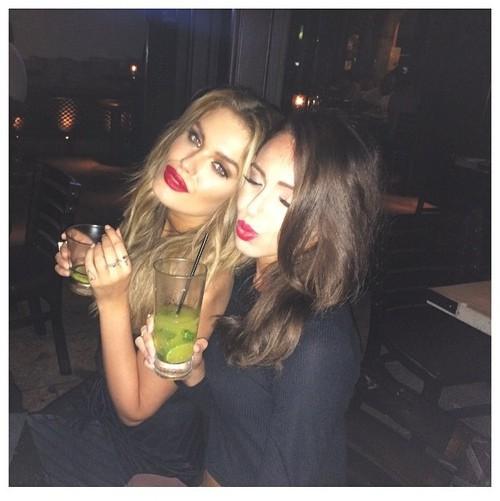 elliekaroll's tweet photo. Amsterdam w/ @_janehilton was so great http://t.co/PFONgjjovY