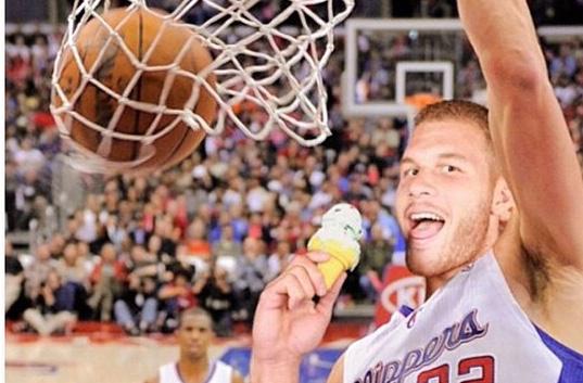 TasteofCyn's tweet image. Love this #Dunkface 😏🍦 @blakegriffin32