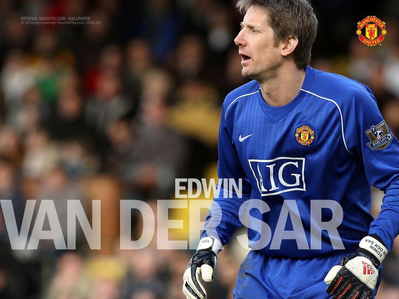 Happy Birthday to Flying Dutchman Edwin Van Der Sar, former Man.United GK who turns 44 today, . :D  