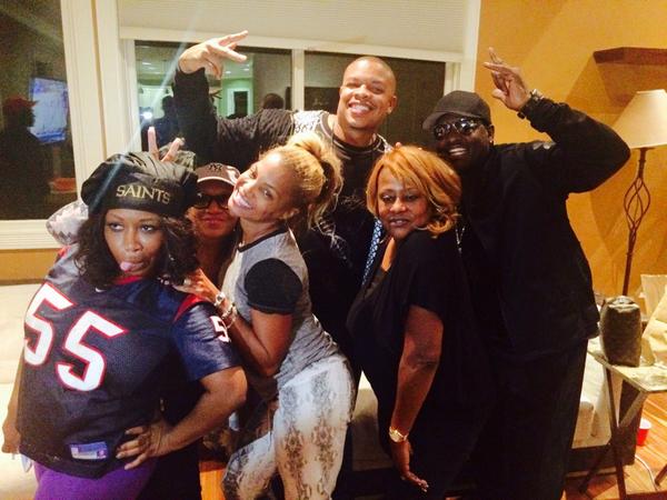 curtisyoffcl's tweet photo. Appreciate the hospitality @SuperFreakyTY and that good down home cookin @misschaz Much love #SundayBBQ http://t.co/eLFV1LL7Fd