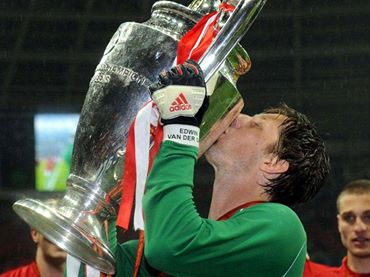 Happy Birthday Edwin van Der Sar ,we wish you all the best .!!   