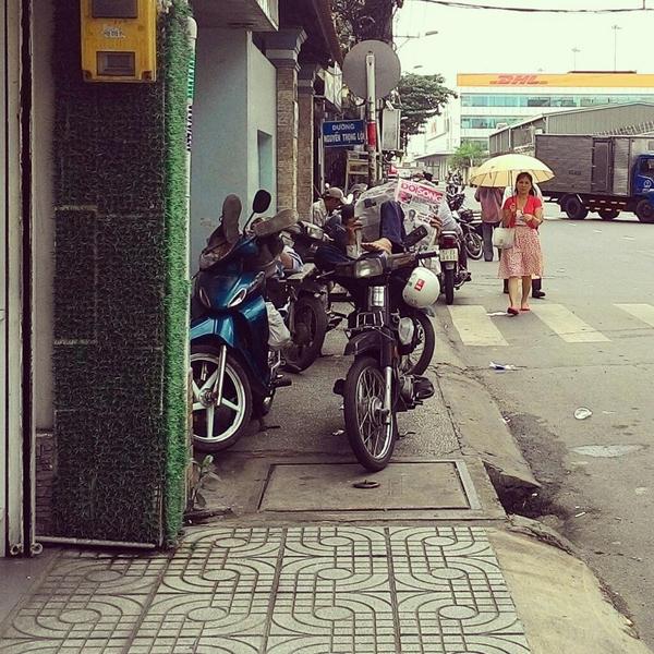 byzuzkakom's tweet image. 12pm in Saigon #Vietnam