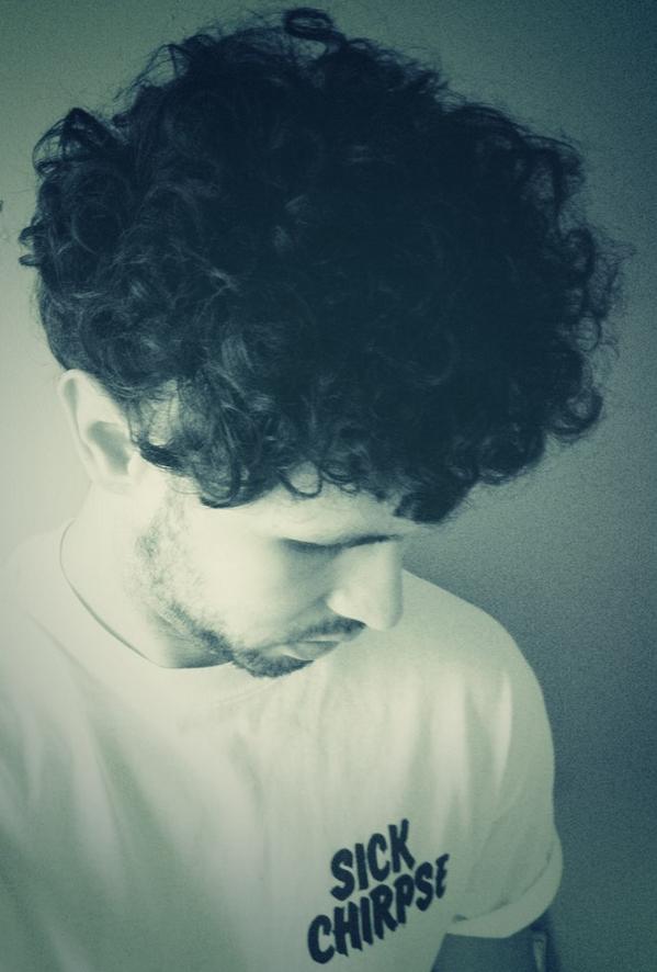 JamieGeorgeUK's tweet photo. Looking down at my left tit #sickchirpse 👀 http://t.co/W0E2FfirDE