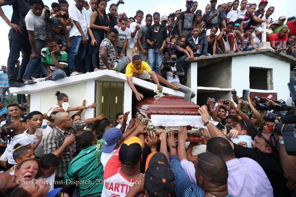 Baseball__Tweet's tweet image. An unbelievable picture from the Oscar Tavares funeral today. #RIPOT