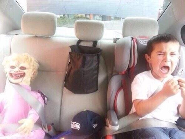FakeFatAmy's tweet photo. me as a parent on halloween http://t.co/N7Solp3Gcr