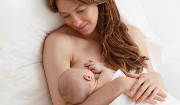 Es normal que en los días siguientes del parto, la madre no produzca mucha leche
bit.ly/1y7U9qE