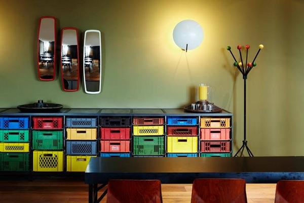Mobius_UAD's tweet photo. #recycling #RecycledTweet #plasticcrate #colours #cheaper #design #interiordesign #decoralia #creative #Mobius http://t.co/8bqdTnibKO