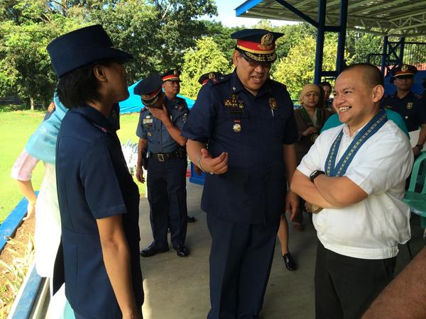 CLpsmu's tweet photo. Chat time with Justice MARVIC LEONEN &amp; PCSUPT NOEL DELOS REYES, RD, PRO ARMM.. http://t.co/hU0DCZs18I