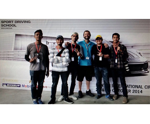 Storyland_P's tweet photo. Porsche Sport Driving School, Sentul, 2014. Storyland Projects team with @StevePizzati @teddyyunantha @gueare http://t.co/ehMIcU8jiM