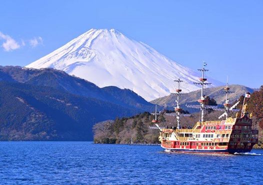 The Hakone Pirate Ships adalah kapal pesiar wisata, yang dihias dengan gaya kapal bajak laut. #LetsGoToJapan