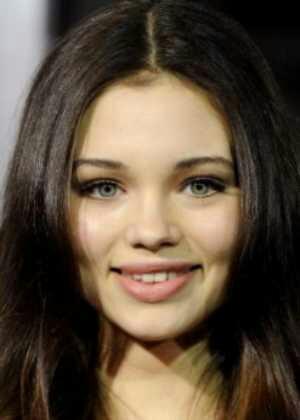 Happy birthday
India Eisley zum 21.
 
USA, 1993 