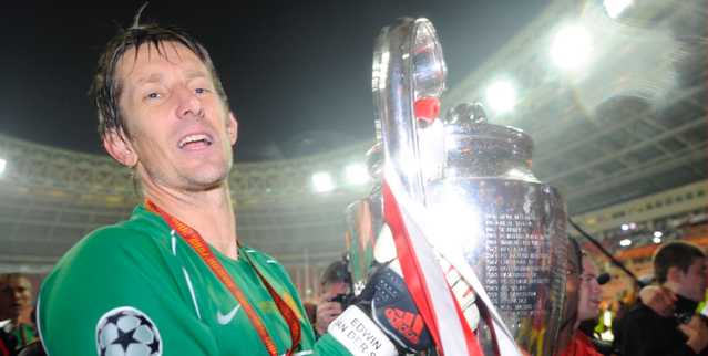 Happy birthday Edwin Van Der Sar.
What a legend! 