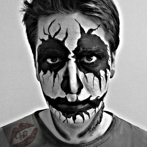 emedemartta's tweet photo. Modelo: Guillermo Remirez
Makeup artist: servidora, Marta González
Halloween makeup 2014 Grupo Scout Alondra224 http://t.co/On71ceVNV0