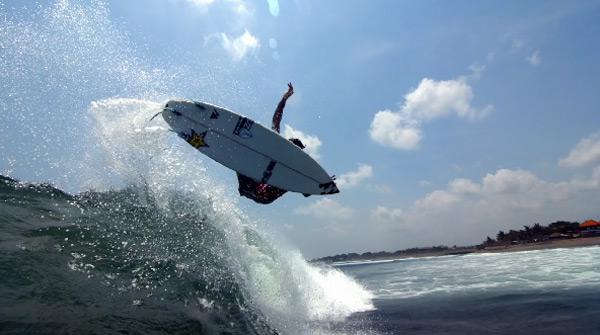 #4K ハイスピード #カメラ で撮影した 1000コマ/秒 最高画質で見る #サーフィン #映像 japa.la/?p=44304 #Surfer  - #ジャパラマガジン from #ロサンゼルス