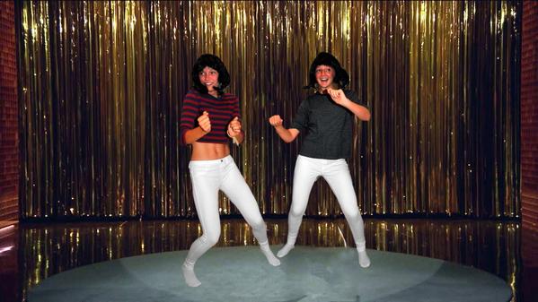 tndkne's tweet photo. #FallonCostume @jimmyfallon @JLo our pants are the tightest in the land http://t.co/6xfuIpkCck