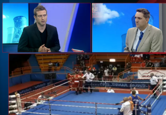 DripDripSplash1's tweet photo. @VukaAnn7 | Boxing trainer, Colin Nathan: Phindile Mwelase died after bout #BoxingSafety | Live on DSTV 405 http://t.co/lYMDrRQ1fC