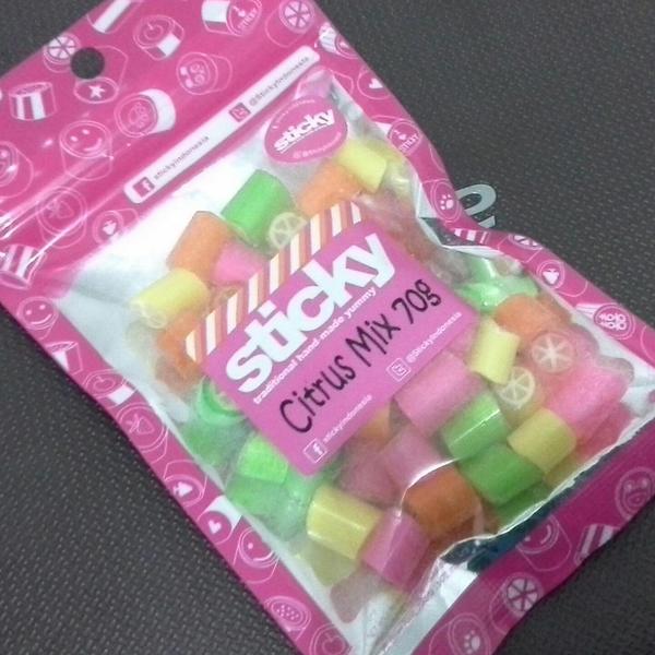 Thankyou so muachh <a href="/risawidyastuti/">Risa Widyastuti</a> 😘😘 for the "oleh2" from <a href="/StickyIndonesia/">StickyIndonesia</a> 😍😍