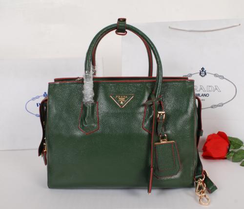 rosagiaimo's tweet photo. It is a very nice looking, practical handbag and it will fit very well with my wardrobe.http://t.co/JcZ6R1YPbn http://t.co/Q7dNNYJF3X