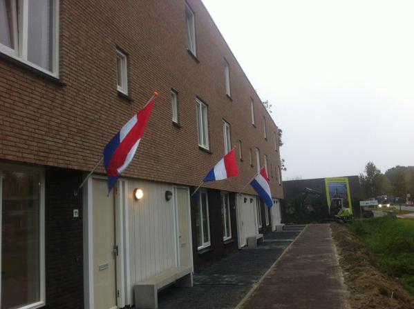 Wij beginnen de dag met de vlag in top! Vandaag worden 3 woningen in Duiven opgeleverd! <a href="/VivareDuiven/">Vivare</a>