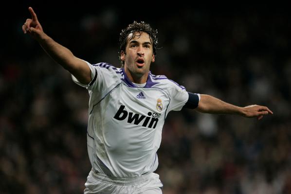 el_pais's tweet photo. #Hemeroteca | Hoy hace 20 años que Valdano tiró de un chico de 17 años llamado Raúl Gonzalez http://t.co/kOiElCDL4f http://t.co/4zFNwu3L4C