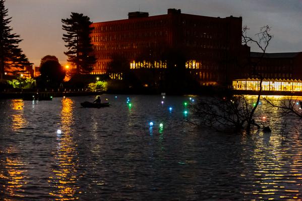 DerwentPulse's tweet photo. 120 lights and 500 people at Belper last night. @darleyabbey &amp; @derbysilkmill next. @artsderbyshire @DerbyLIVE @vpdd http://t.co/ftBr2AVTMR