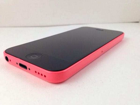 MithuMehta's tweet image. @FeminaIndia My IPhone 5c #IOSvsAndriod