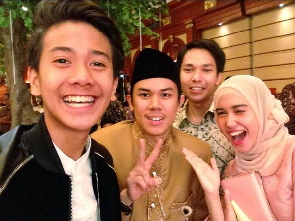 ComateDepokFC_'s tweet photo. RT"@CJR_Serpong: "@iqbaaleFCL_: @iqbaale kak derien teteh ody kak andy http://t.co/PTyXxObh83"yang pake jaket item wow gillaa 😍"