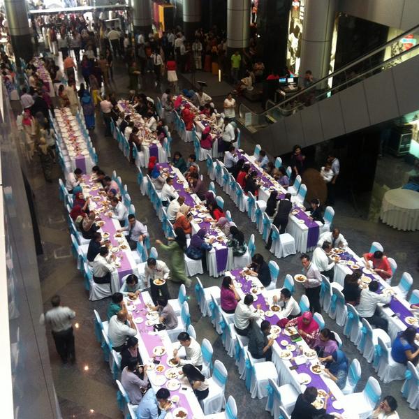 RHBGroup's tweet photo. We are having Deepavali Open House now! Yay let's feast! #RHBFestive #RHBEvent http://t.co/CsVdOJMpHk