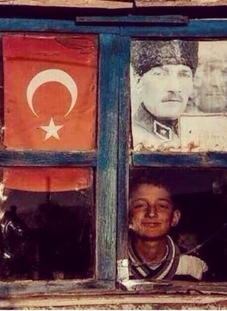 AronPirlanta's tweet photo. 29 Ekim Cumhuriyet Bayramımız Kutlu Olsun .... http://t.co/rUMvWDd5so