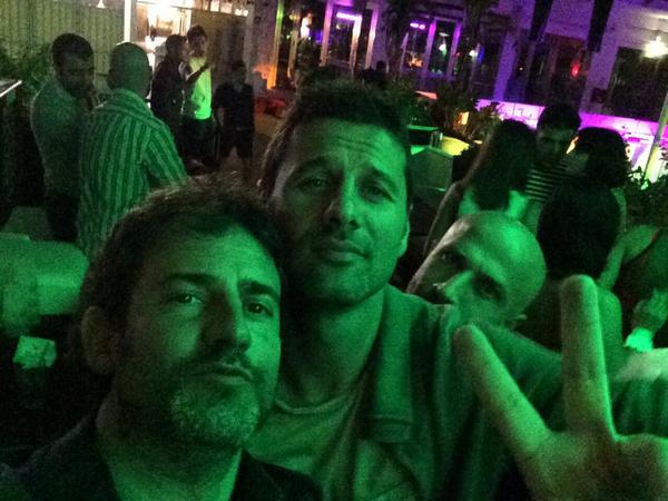 gvoulaz18's tweet photo. Auguri vecchio ziaccio @FranceValia80 !! #comprata #30metri #lascialaèinmezzo #coppadallegrandiorecchie @MassiGo18 http://t.co/8iARejEXJJ