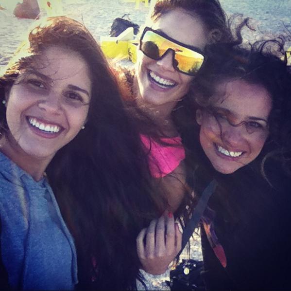 tami_michilot's tweet photo. Ayer, terminando de grabar en Paracas ☀️!! @DarleneRosas @patiacha1 http://t.co/WX8X3LTsml