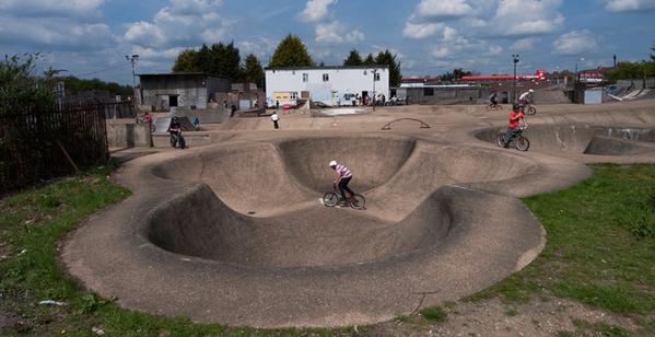 London's The Rom becomes first listed skatepark in Europe: dezeen.com/2014/10/29/rom… #architecture