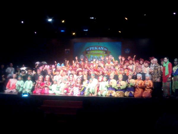 Selesai Konser Karawitan Muda Indonesia ke-8 di Gedung Kesenian Jakarta. Seru!!!